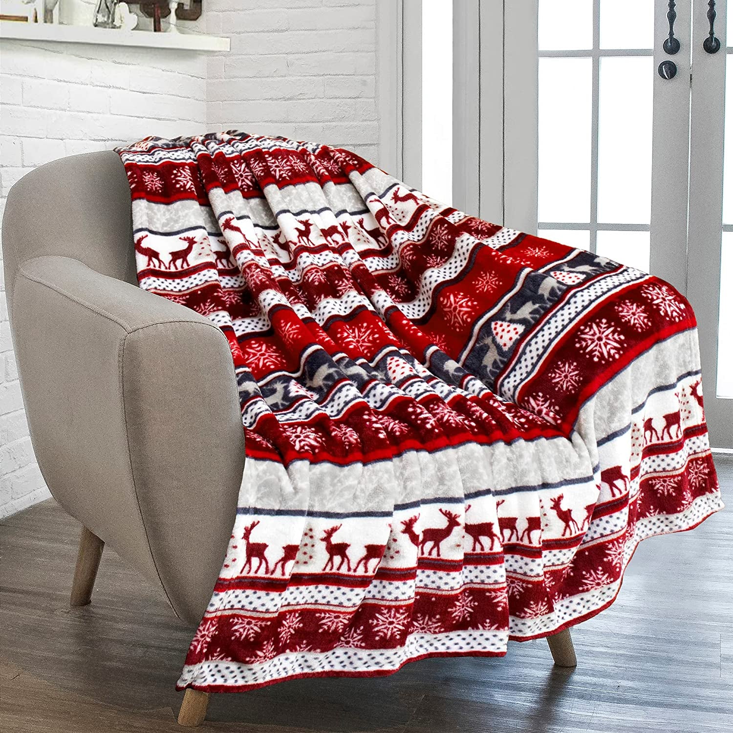 Christmas Throw Blanket | Holiday Christmas Reindeer Snowflakes Fleece Blanket | Soft, Plush, Warm Winter Cabin Throw, 50X60 (Christmas Red)